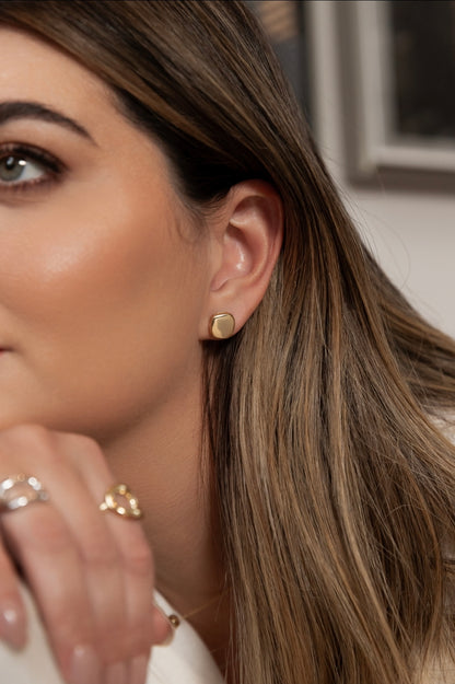 Brinco Orgânico Liso Dourado G