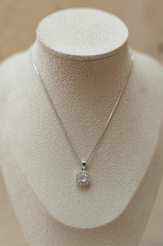 Colar Flor Cravejado Duplo Cristal Ródio Branco