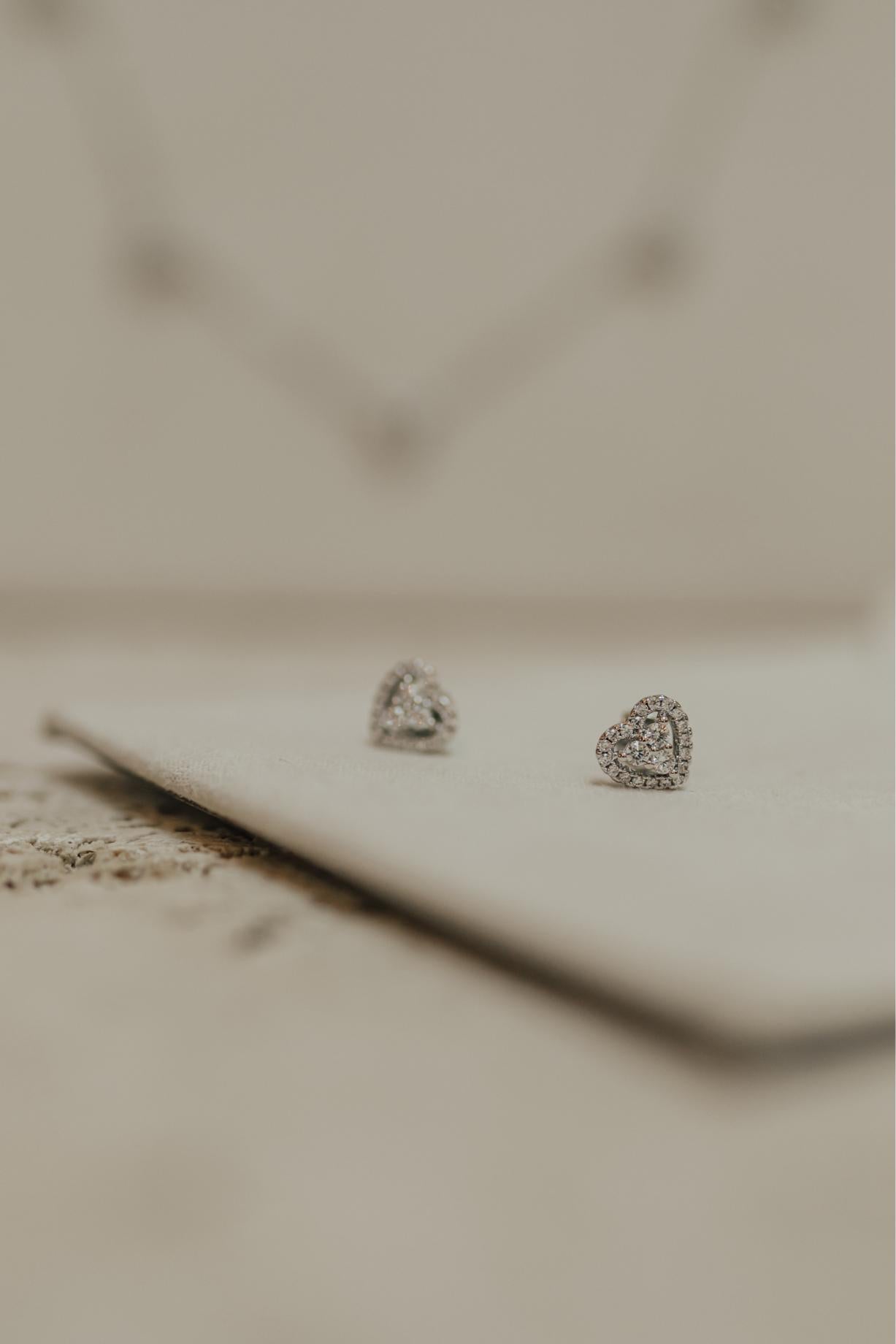 Brinco Mini Coração Cristal Ródio Branco