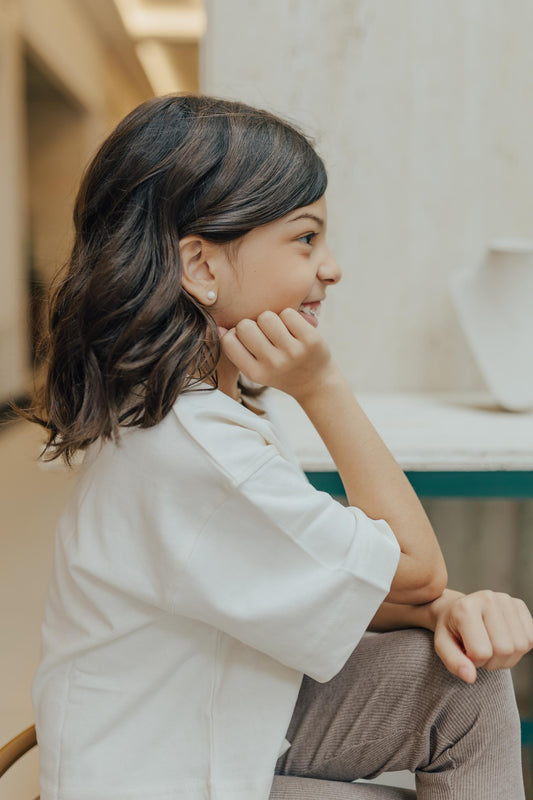 Brinco Pérola Shell 6mm Dourado