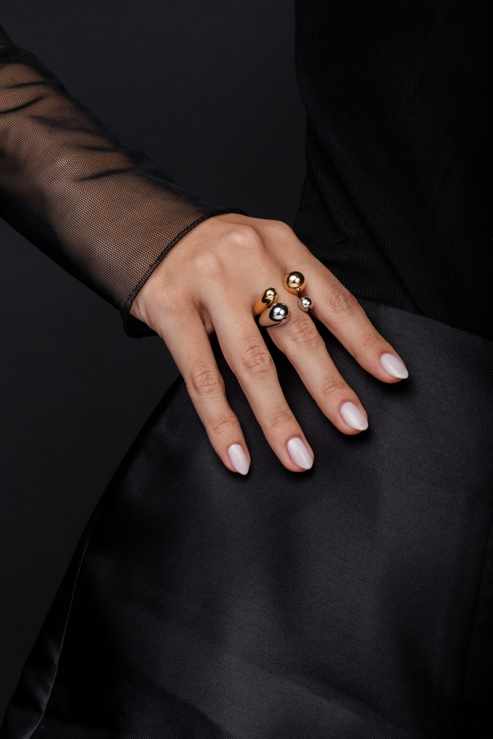 Anel Esferas Ajustável Duo Dourado