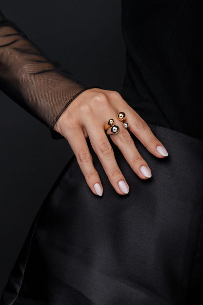 Anel Esferas Ajustável Duo Dourado