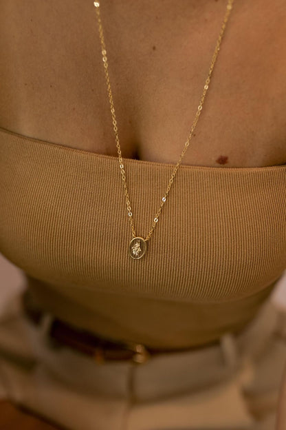 Colar Escapulário Flutuante Dourado
