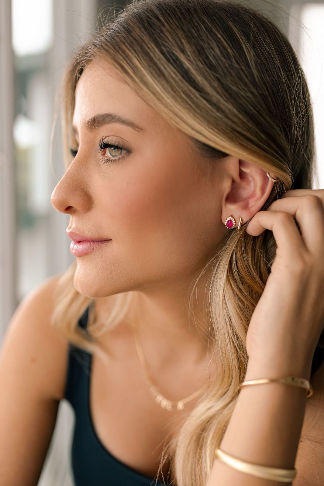 Brinco Argola Click Quadrado Liso Dourado P