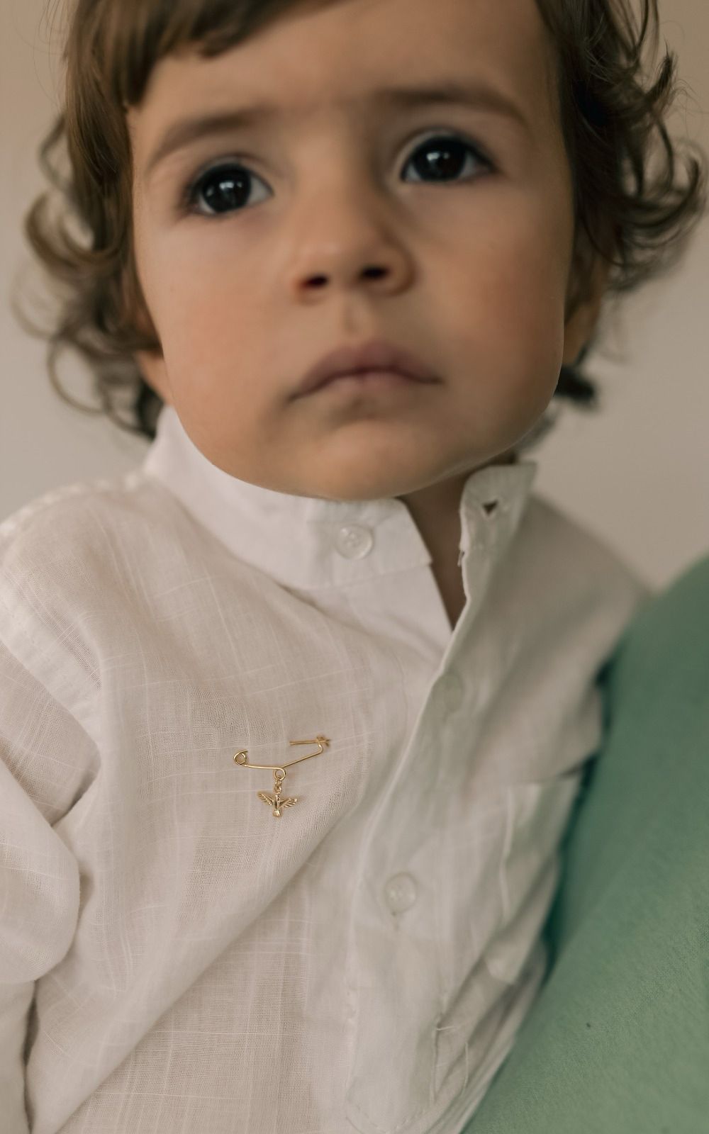 Alfinete de Batizado Divino Espírito Santo Banhado a Ouro 18k | Presente para Batizado