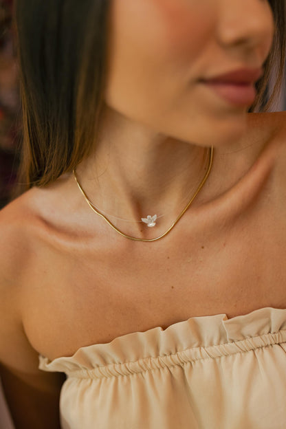 Colar de Nylon com Divino Espírito Santo Madrepérola Ouro