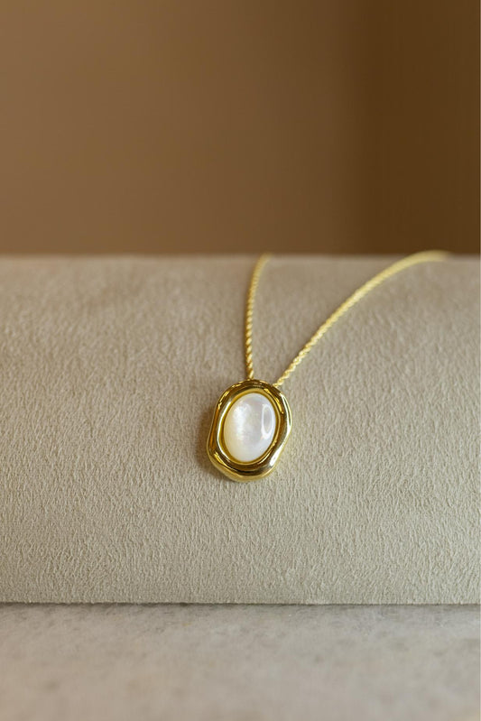 Colar Orgânico Madrepérola Dourado