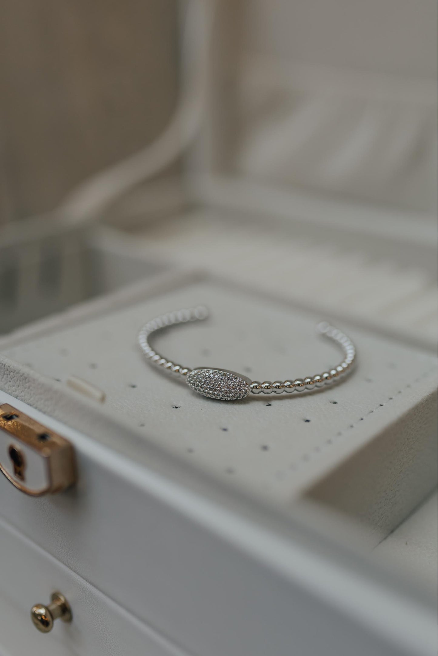 Bracelete Luxo Detalhe Cravejado Ródio Branco