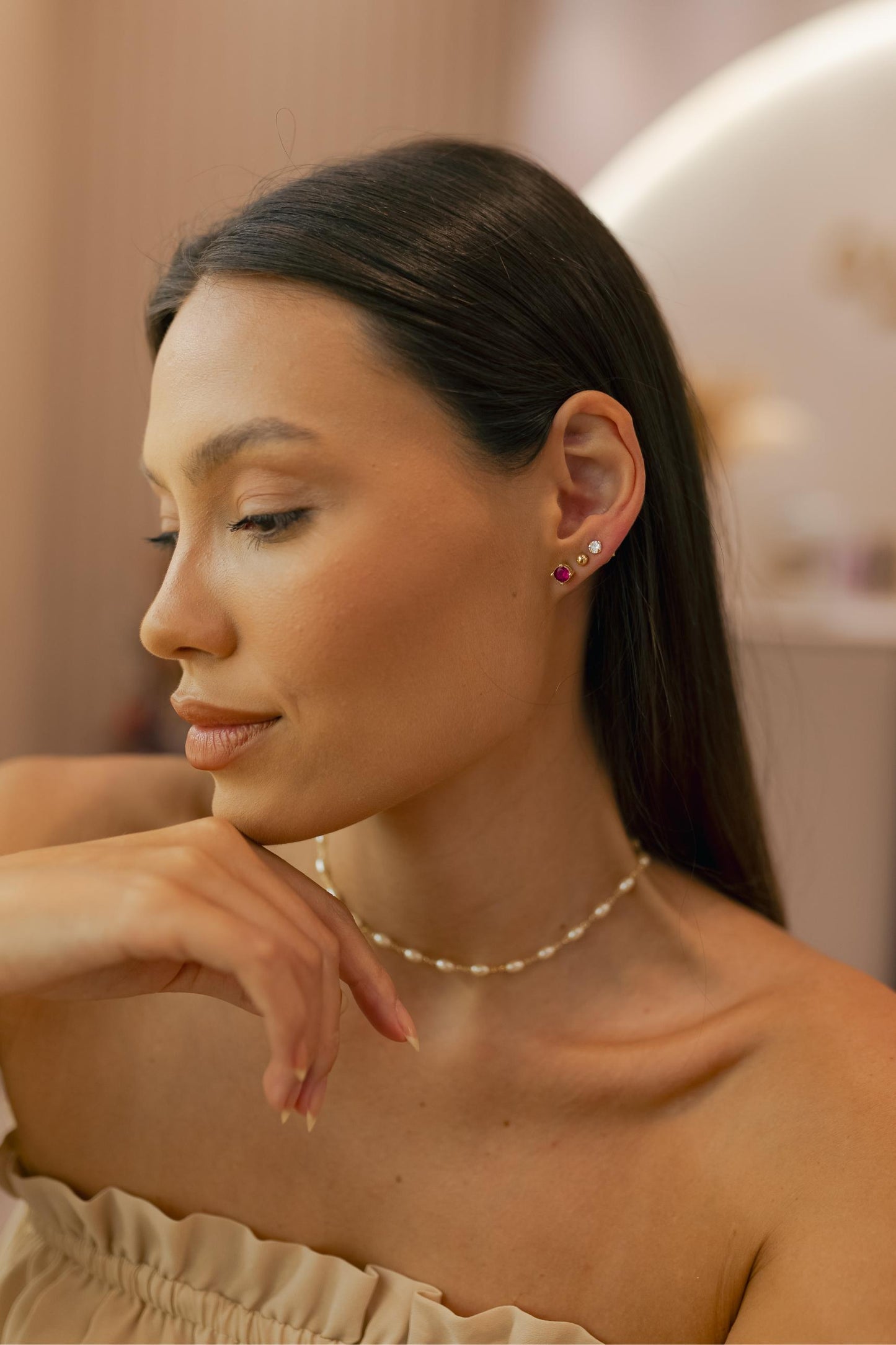 Brinco Solitário Redondo Rubi Dourado