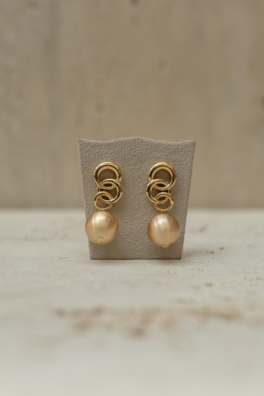 Brinco Com Elos e Esferas Dourado