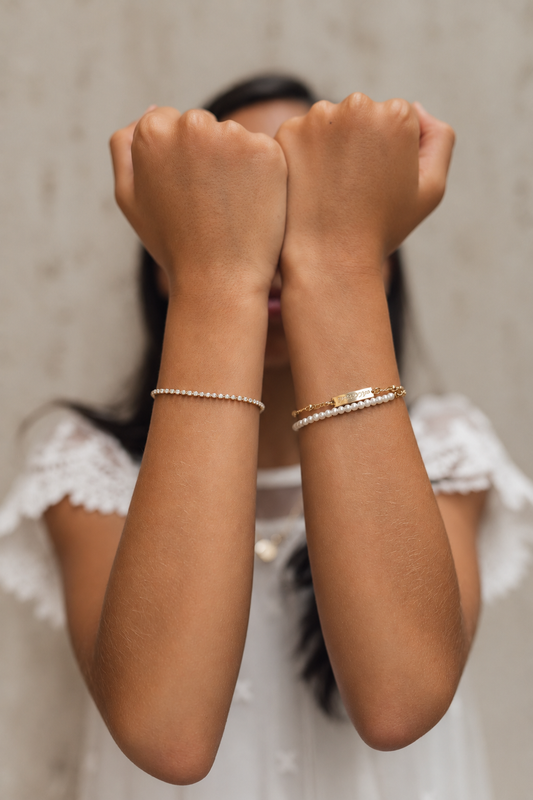 Pulseira Infantil de Pérolas Dourado