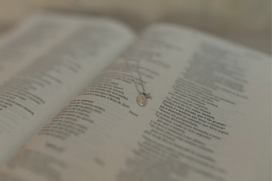 Colar Nossa Senhora Aparecida Cruz Cravejada Ródio Branco