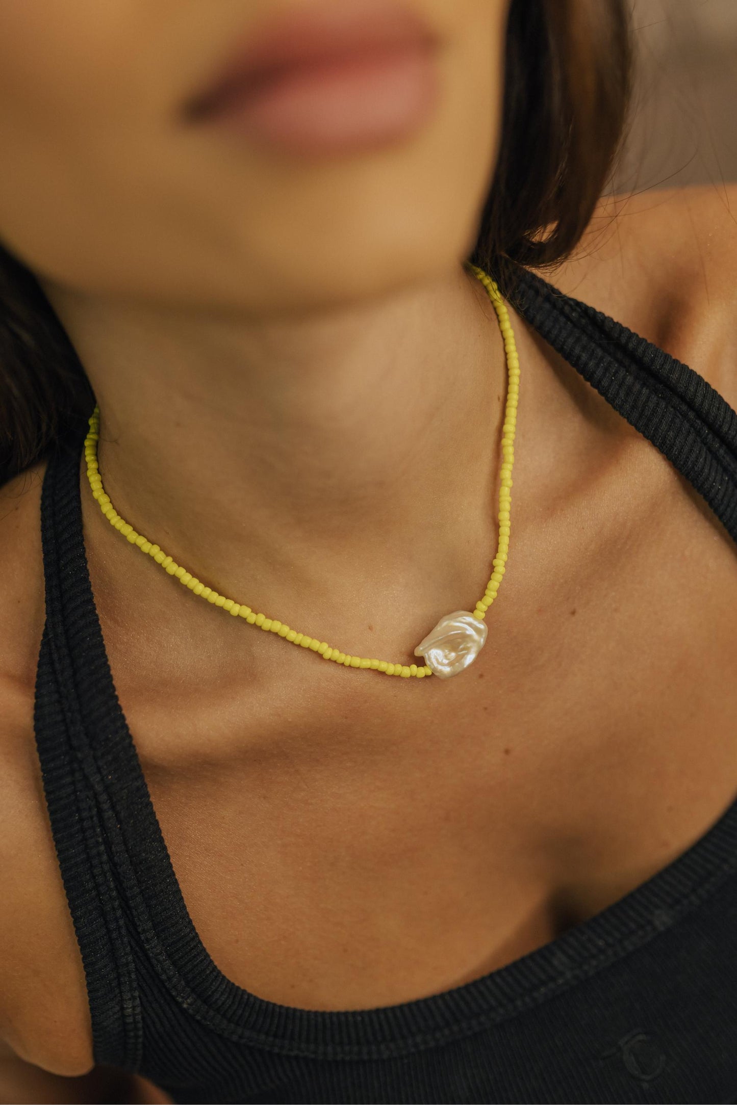 Colar Colorido Pérola Barroca Dourado