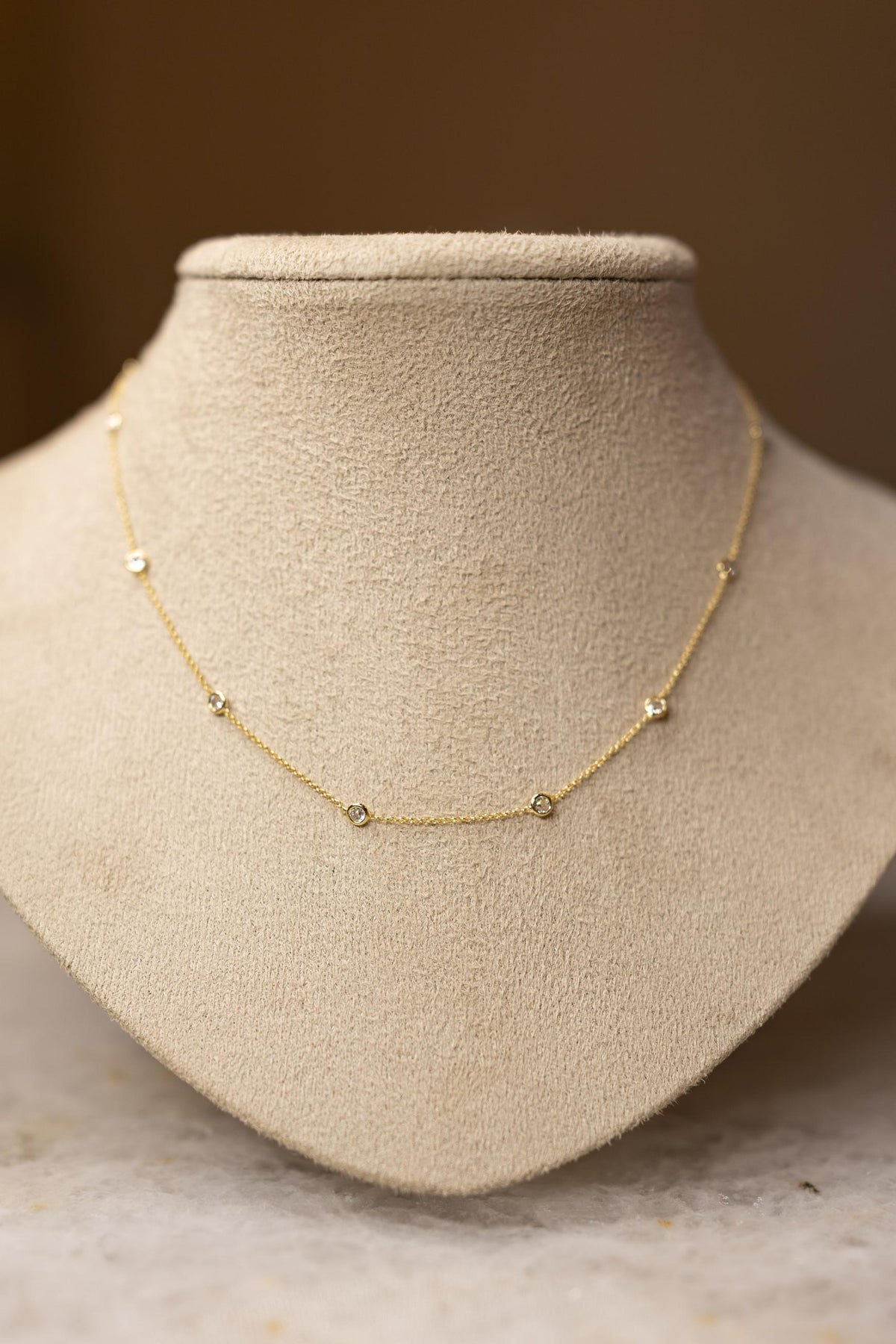 Colar Choker Confete Cristal Dourado