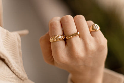 Anel Frente Quadrada Liso Dourado