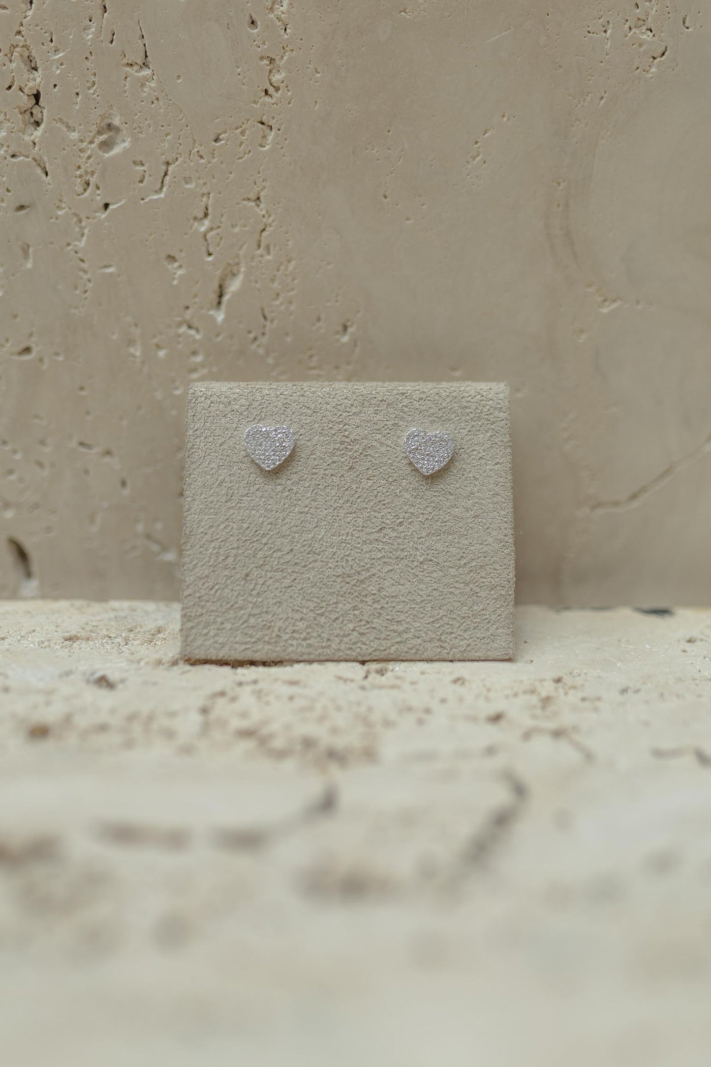 Brinco Coração Cravejado Ródio Branco