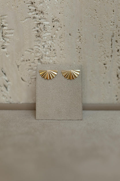 Brinco Leque Trabalhado Dourado
