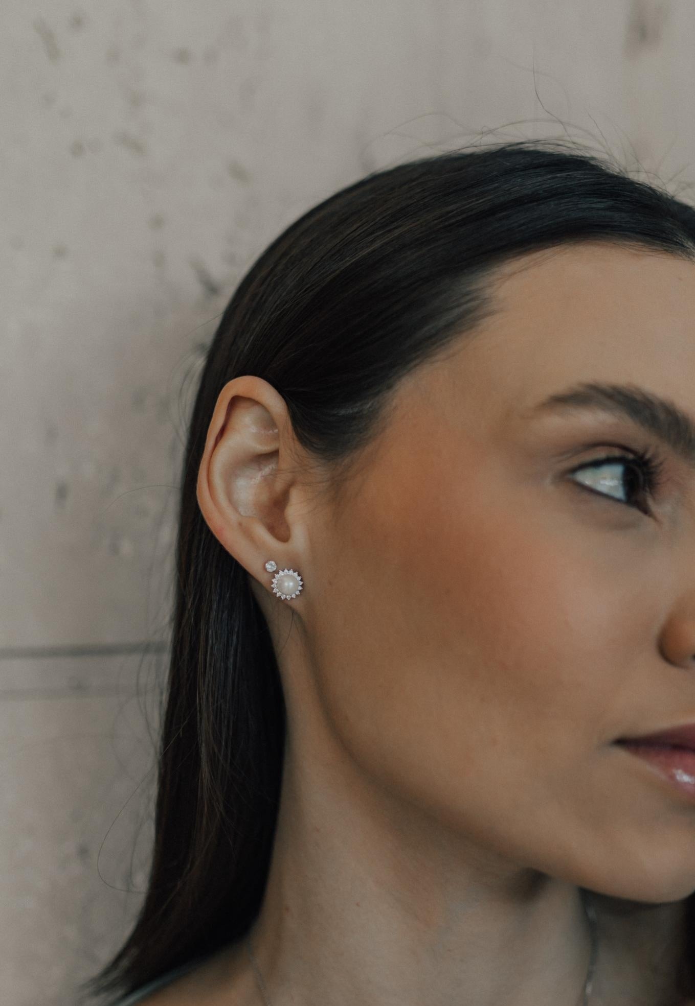 Brinco Pérola Borda Cravejada Ródio Branco