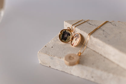 Colar Relicário com Coração Cravejado