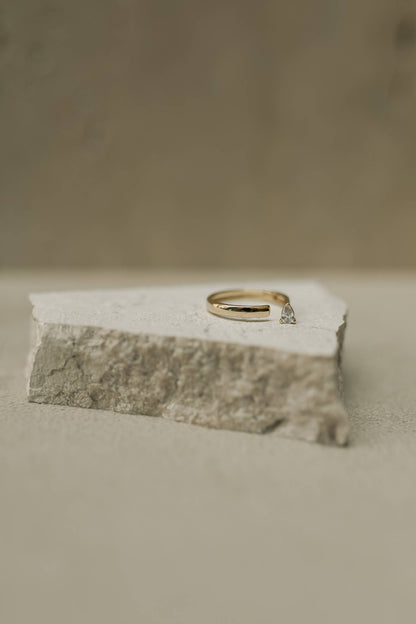 Anel Zircônia Gota Ajustável Dourado