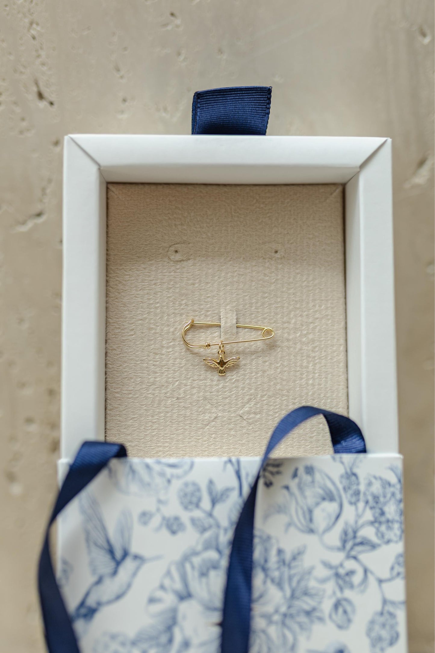 Alfinete Batizado Prata 925 Espírito Santo Dourado