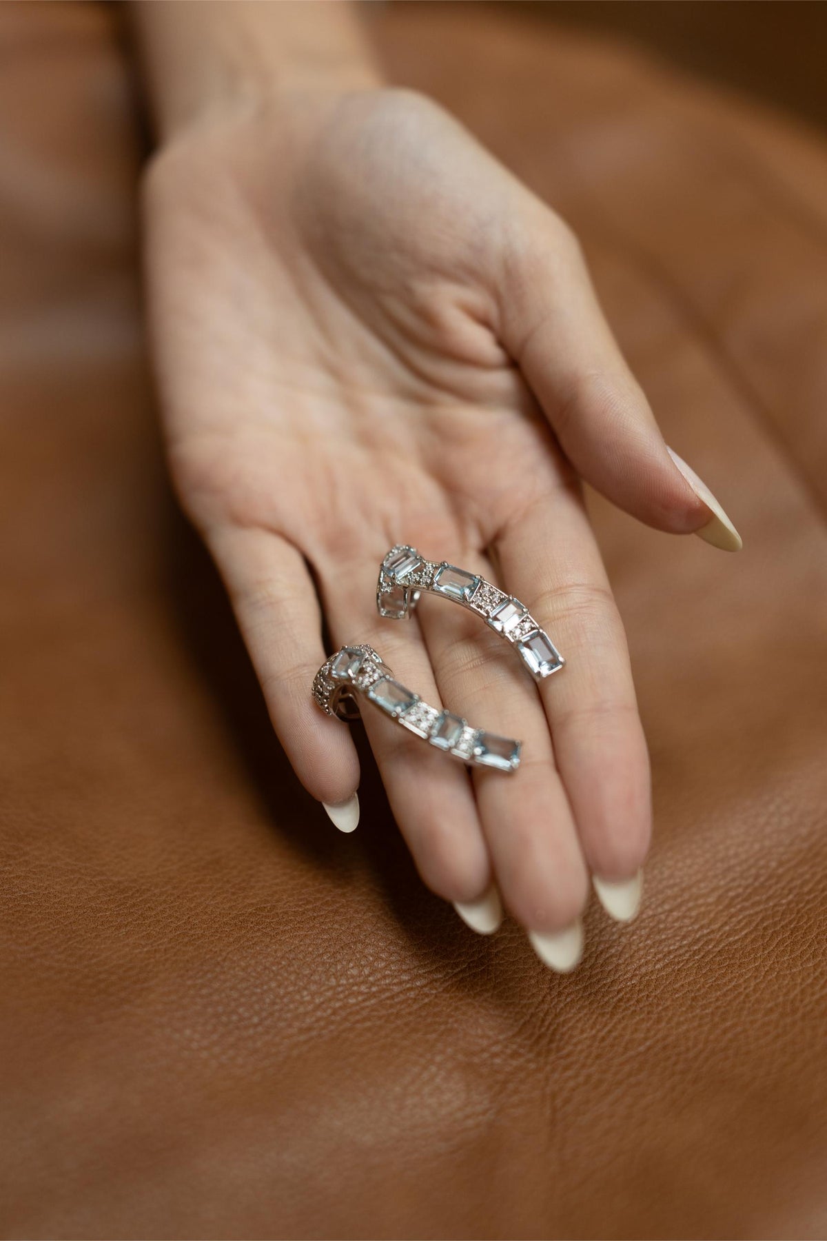 Brinco Ear Cuff Zircônias Intercaladas