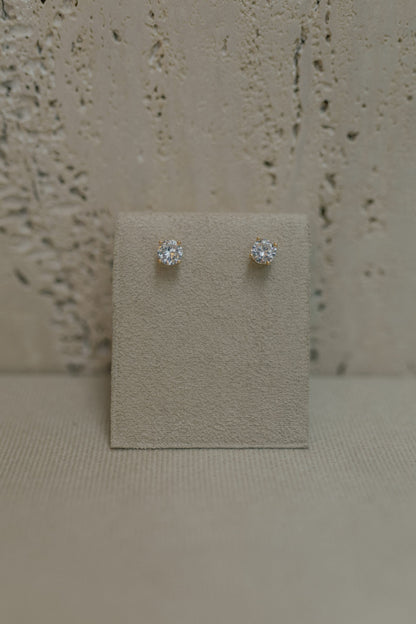 Brinco Ponto de Luz 4 Pontas 8mm Dourado