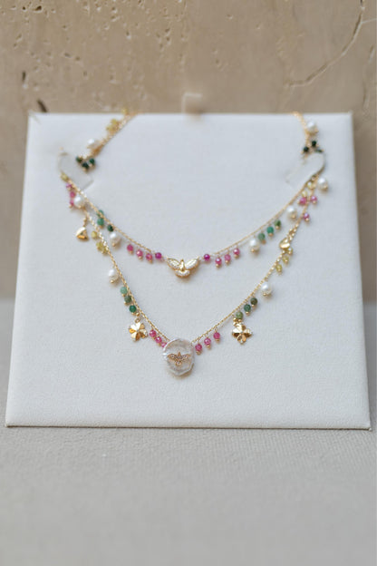 Colar Escapulário Espírito Santo Pedras Naturais Madrepérola Dourado