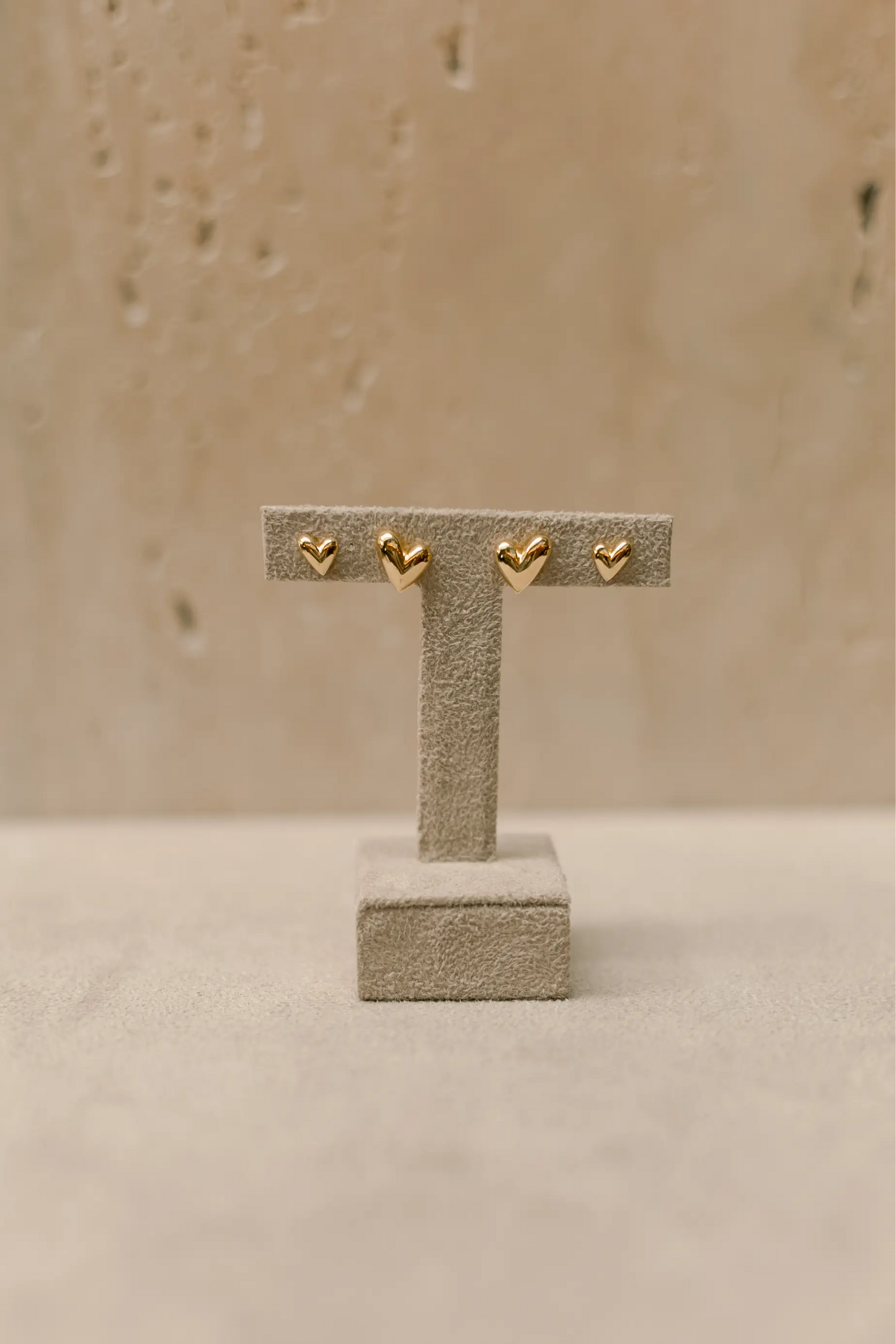 Brinco Robusto Coração Dourado