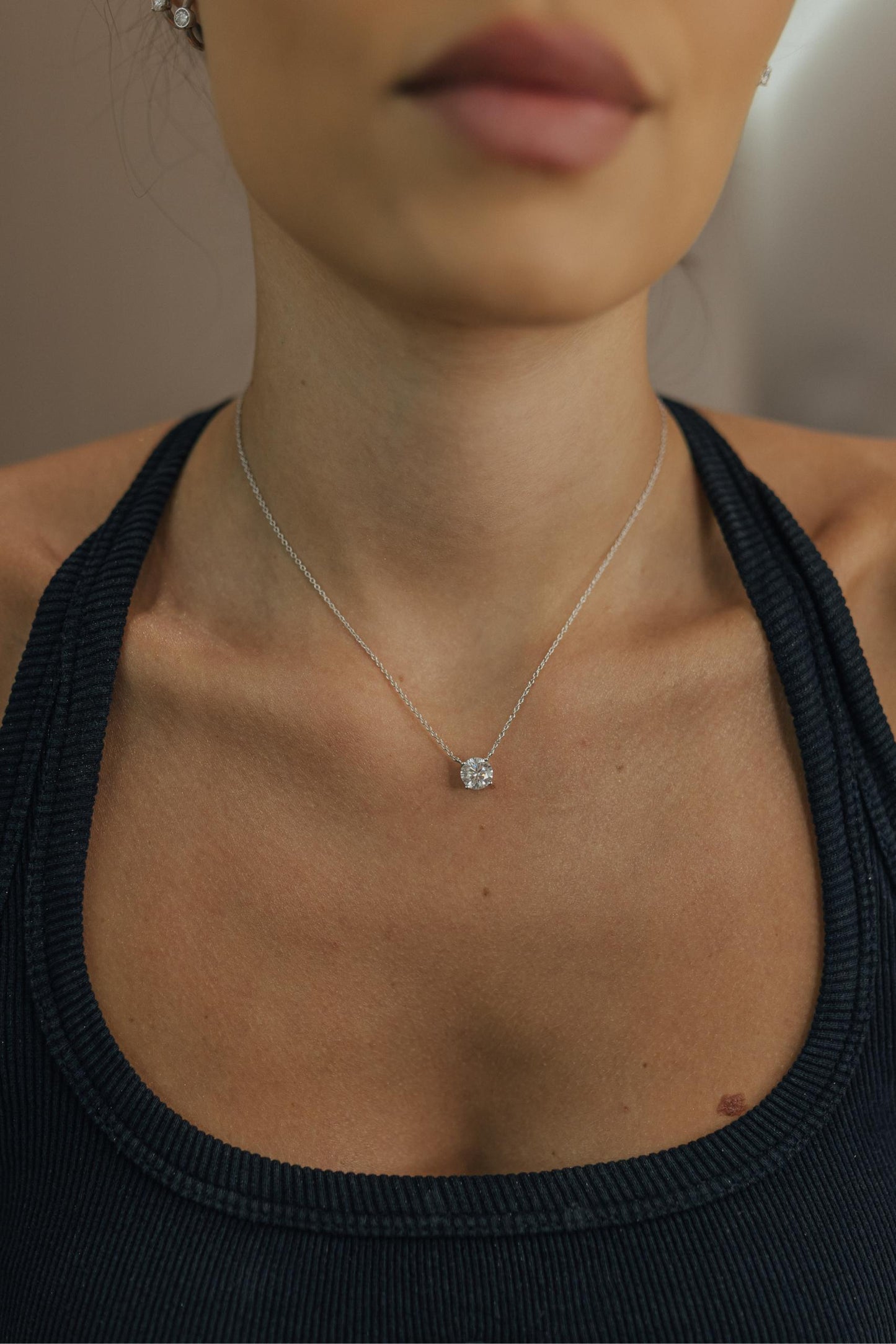 Colar Ponto de Luz Moissanite Luxo 8mm