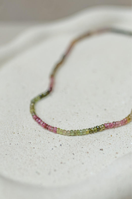 Colar Choker Pedras Naturais Dourado