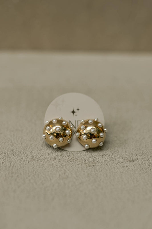 Brinco Meia Esfera com Pérolas Dourado