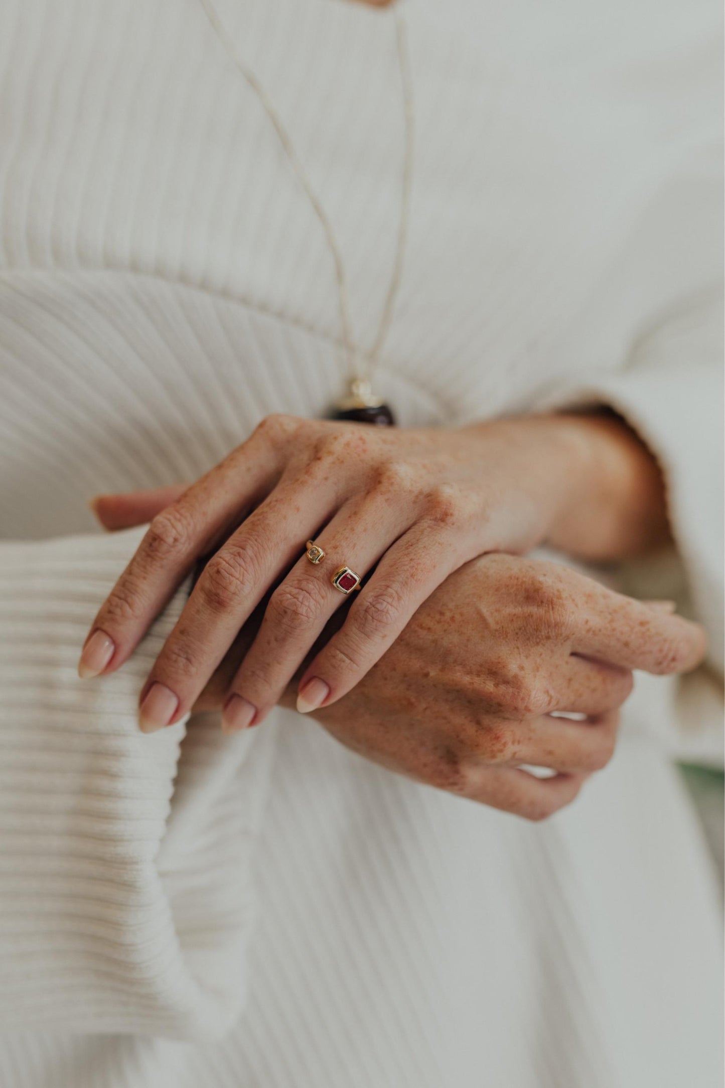 Anel Ajustável Zircônias Dourado