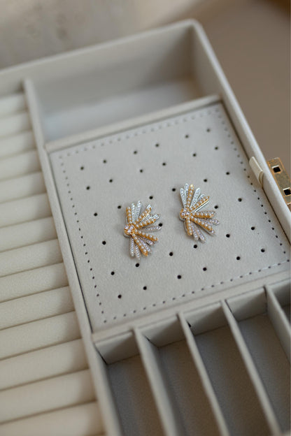 Brinco Ear Jacket Pérola Dourado