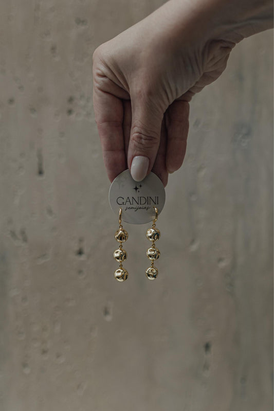 Brinco Argola Pêndulo Esferas Orgânicos Dourado