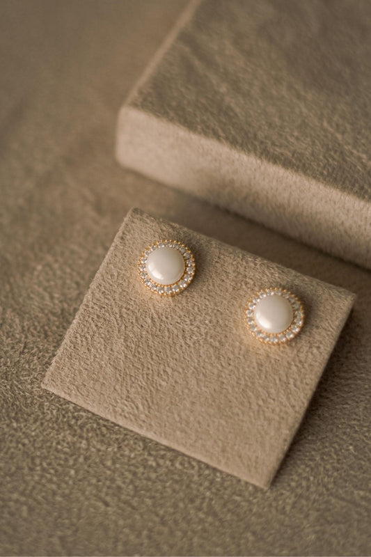 Brinco de Pérola Cravejado Dourado