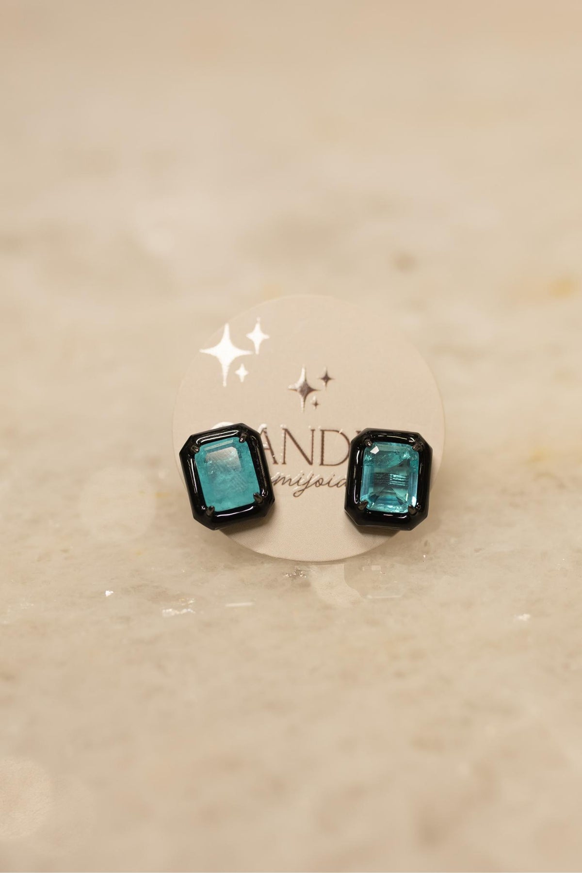 Brinco Retangular Fusion Esmaltado Preto Ródio Negro