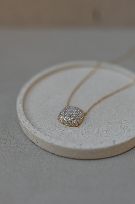 Colar Pingente Orgânico Quadrado Cravejado Dourado