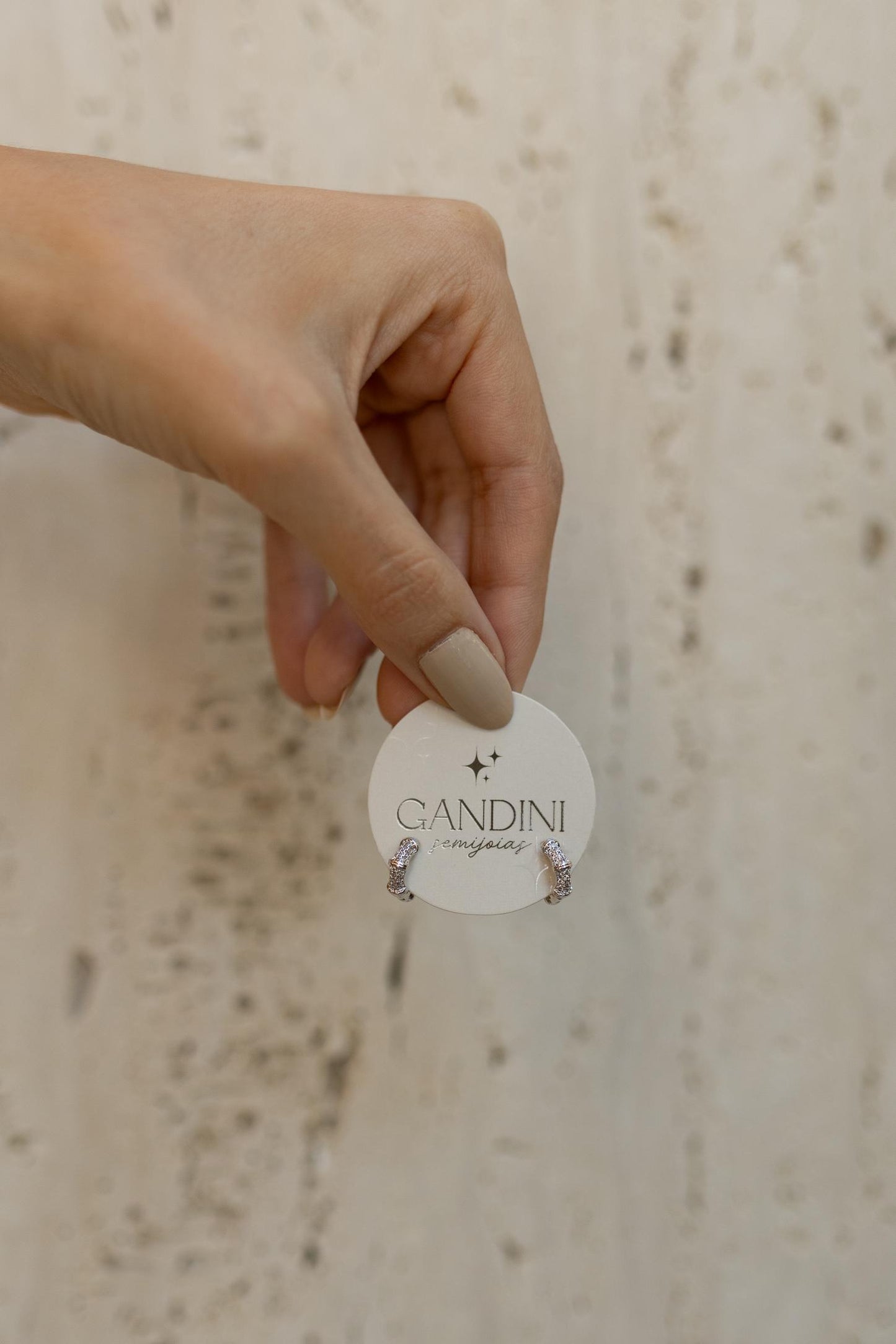 Brinco Argola Details Zircônias Ródio Branco