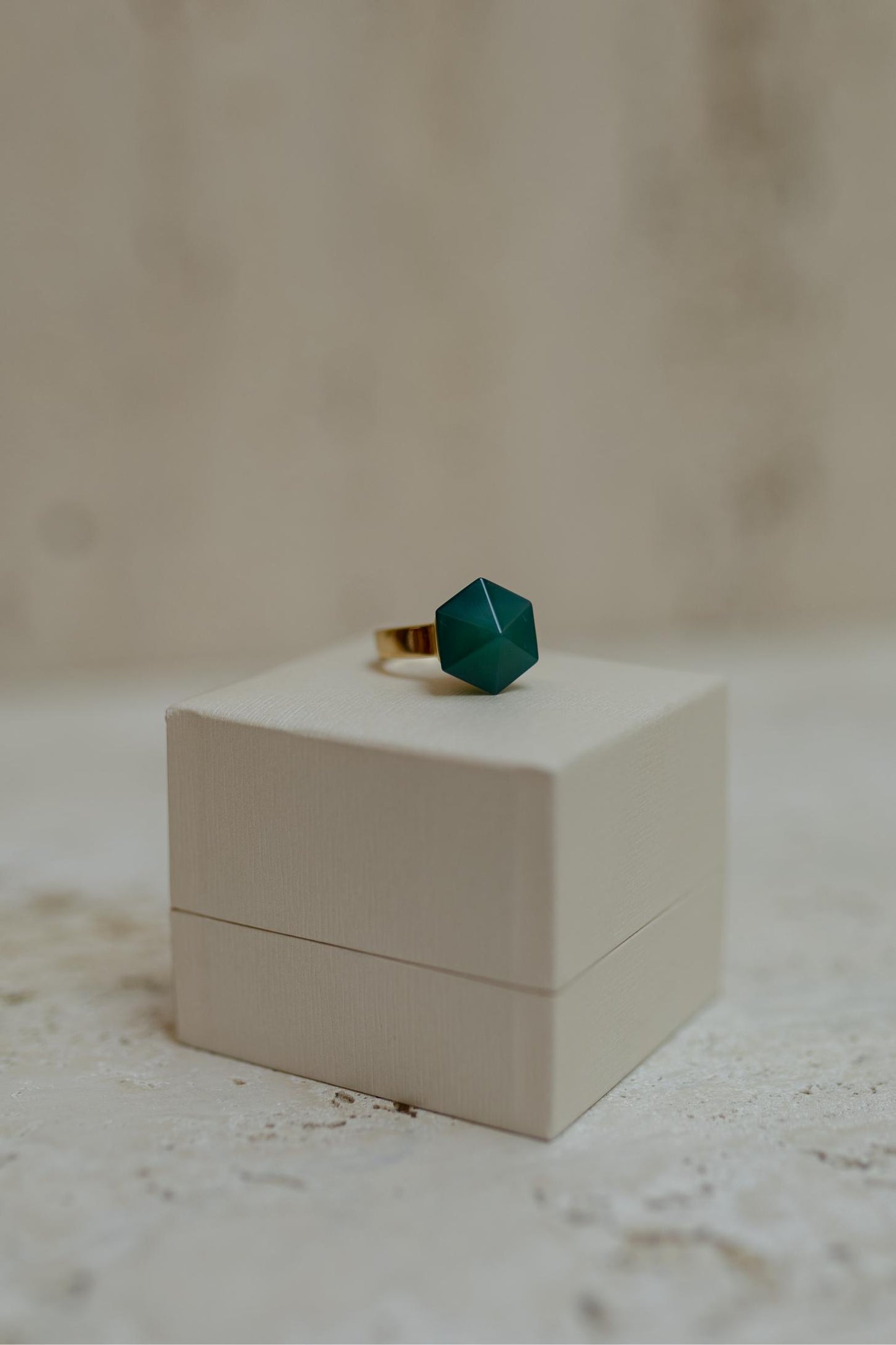 Anel Prisma Ágata Verde Dourado