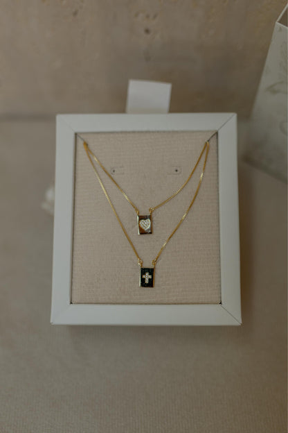 Colar Escapulário Cruz e Coração Dourado