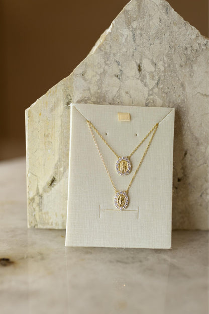 Colar Escapulário Oval Cravejado Moissanite Prata 925 Dourado