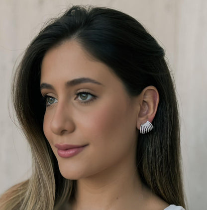Brinco Ear Hook 8 Fileiras Cravejado Ródio Branco