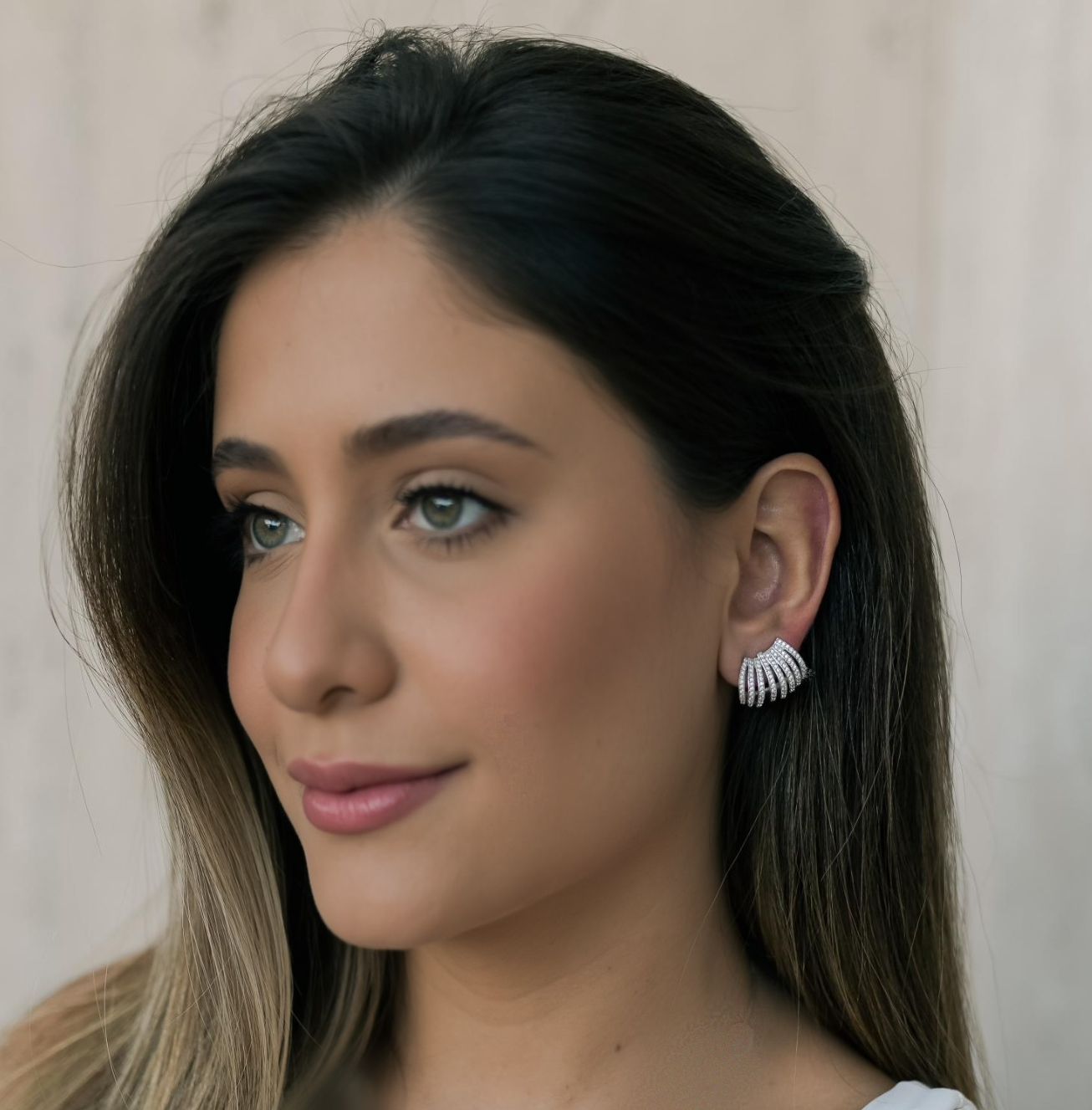 Brinco Ear Hook 8 Fileiras Cravejado Ródio Branco