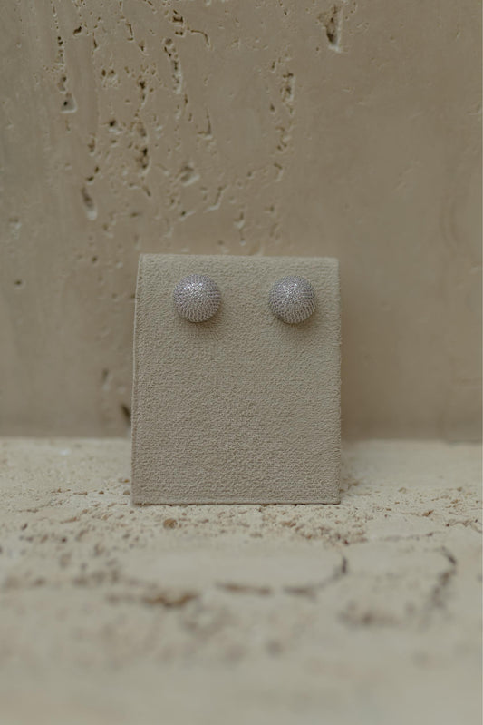 Brinco Meia Esfera Cravejado Ródio Branco