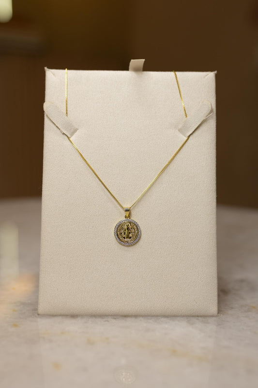 Colar Medalha de São Bento Cravejada Dourado