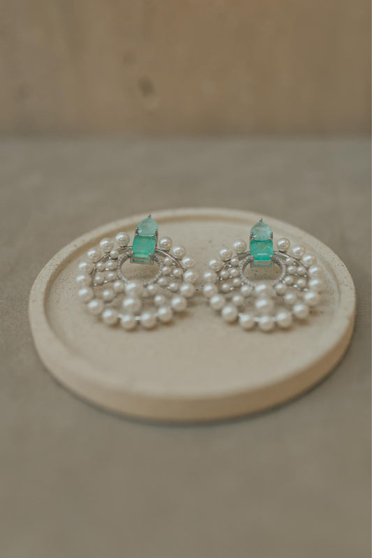 Brinco Redondo Pedra Fusion e Pérolas Ródio Branco