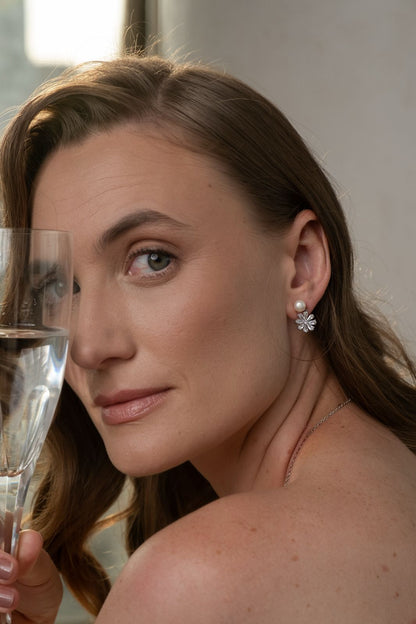 Brinco Pérola Natural Ródio Branco