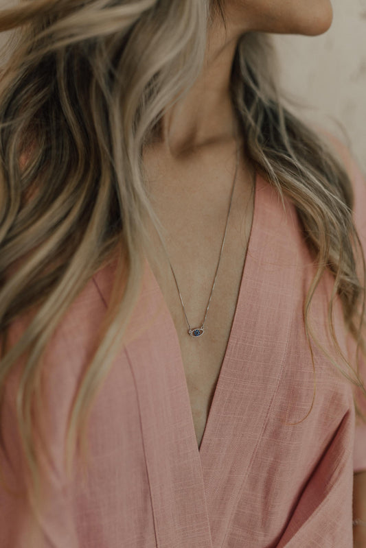 Colar Escapulário Olho Grego e Mão Hamsá Ródio Branco