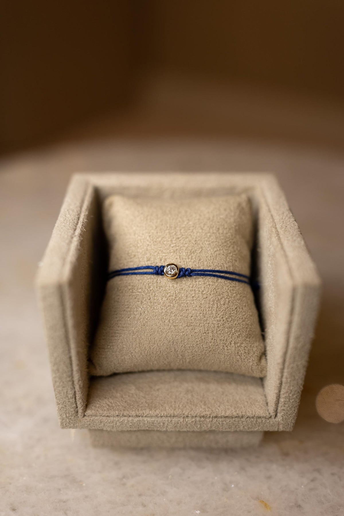 Pulseira Fio de Seda Azul Ponto de Luz Prata 925 Dourado